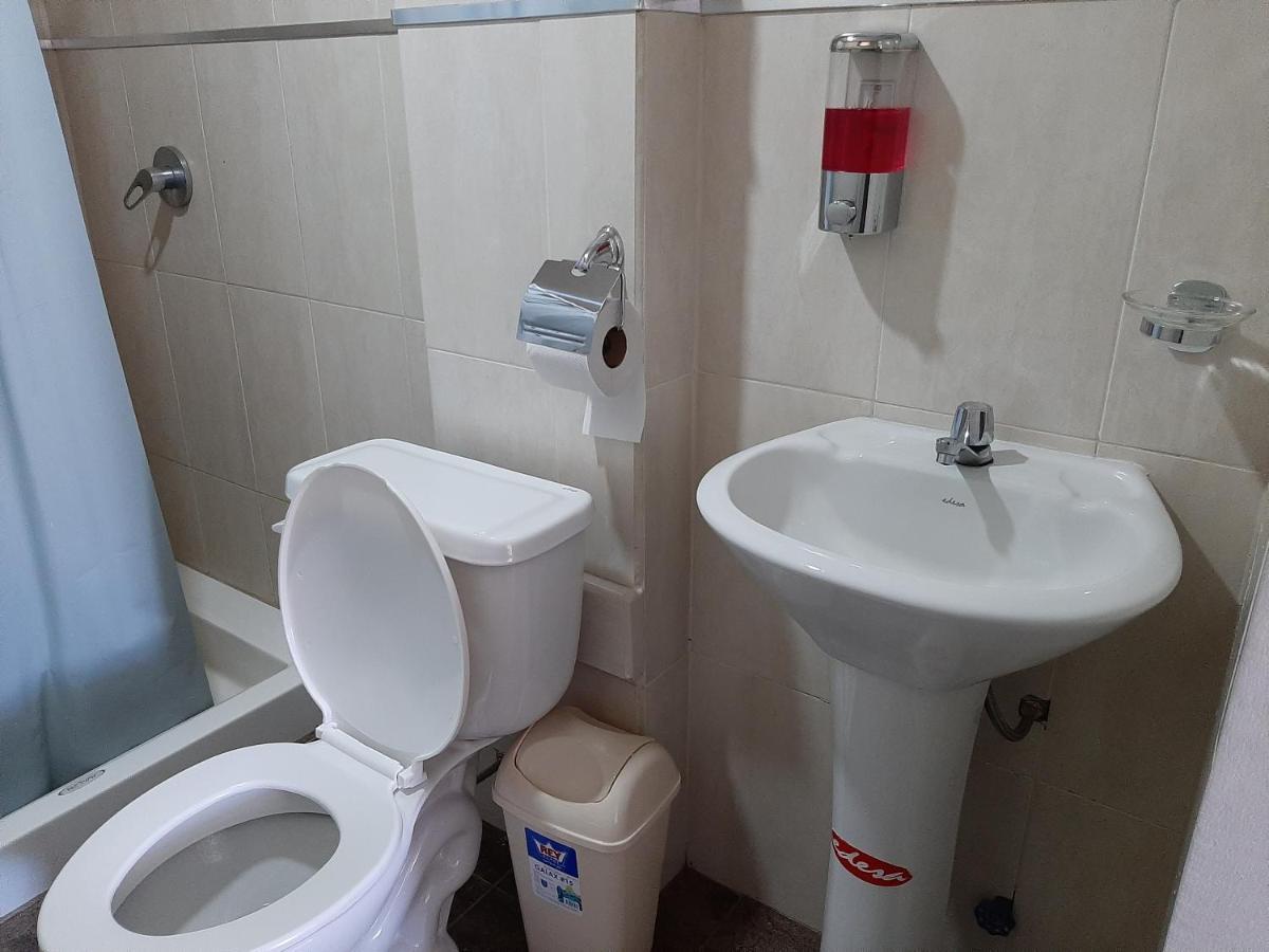 Hostal Paukar オタバロ エクステリア 写真